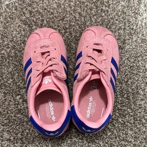 adidas Kids Pink Sneakers with Blue Stripes